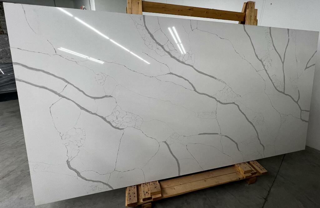 Calcutta Luna Quartz Full Slab